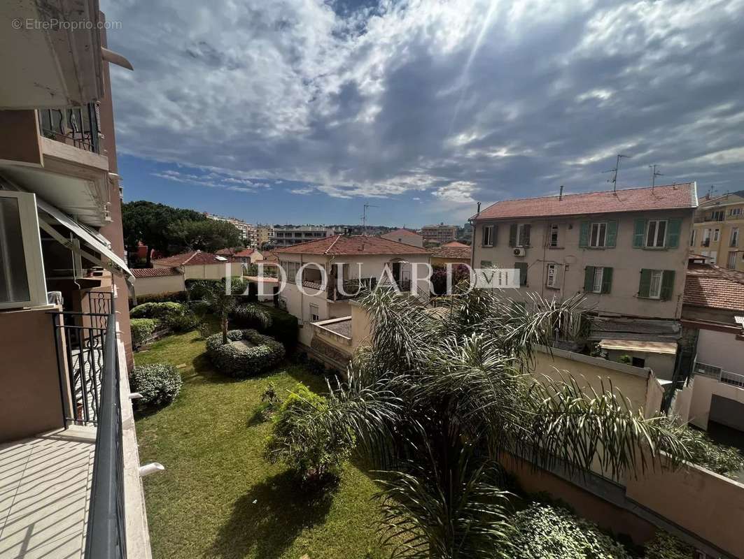 Appartement à ROQUEBRUNE-CAP-MARTIN