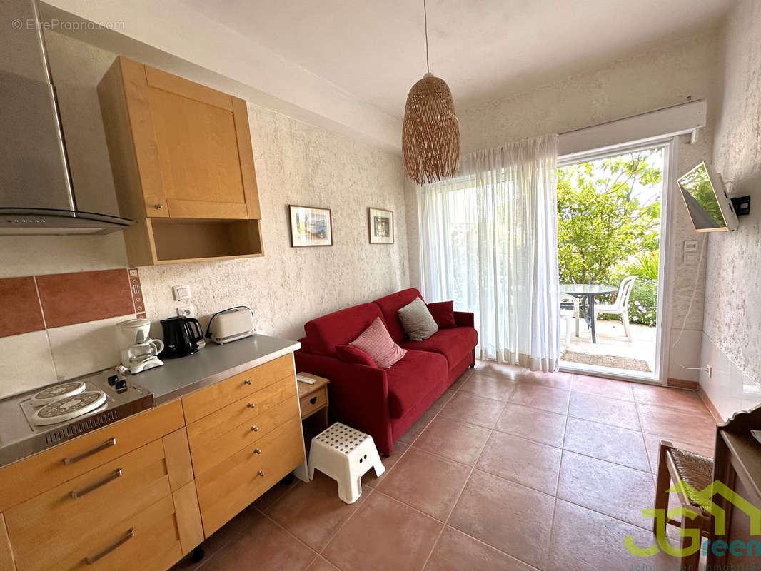 Appartement à BORMES-LES-MIMOSAS