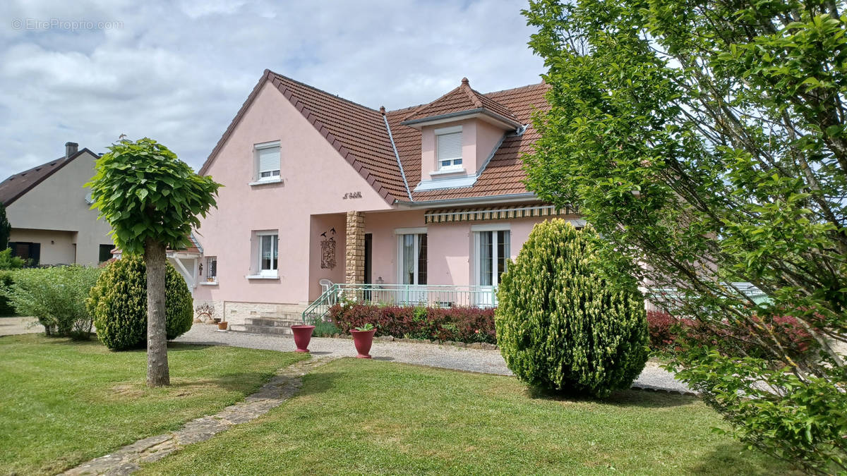 Maison à SAINT-GERMAIN-DU-BOIS