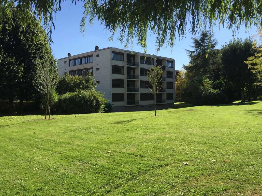 Appartement à NOISY-LE-ROI