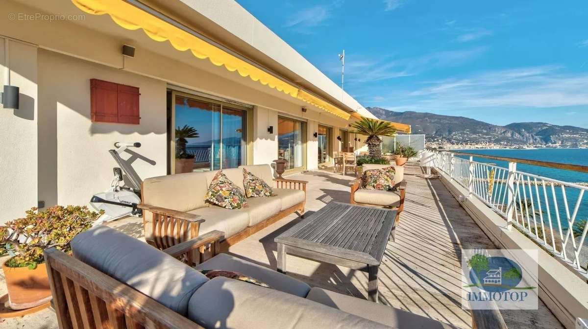 Appartement à ROQUEBRUNE-CAP-MARTIN