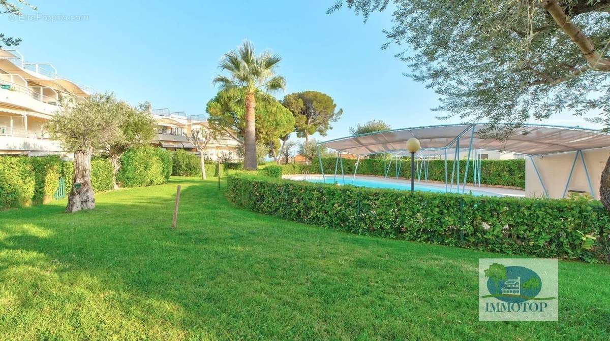 Appartement à ROQUEBRUNE-CAP-MARTIN