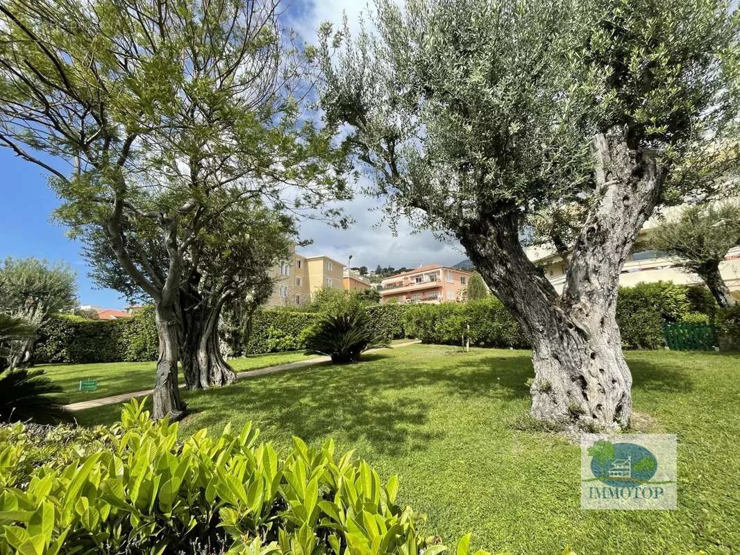 Appartement à ROQUEBRUNE-CAP-MARTIN