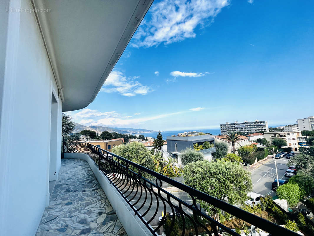 Appartement à ROQUEBRUNE-CAP-MARTIN