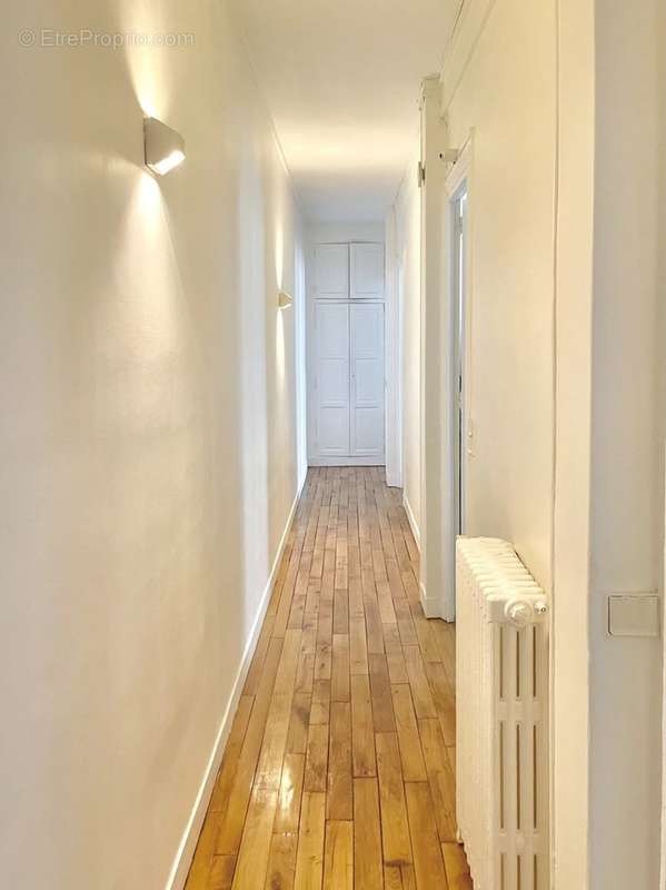 Appartement à PARIS-17E