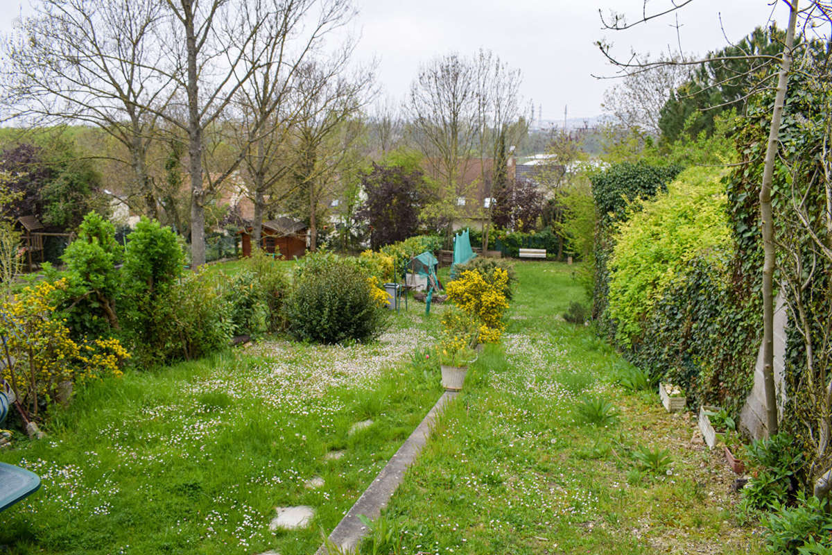 Terrain à CARRIERES-SUR-SEINE