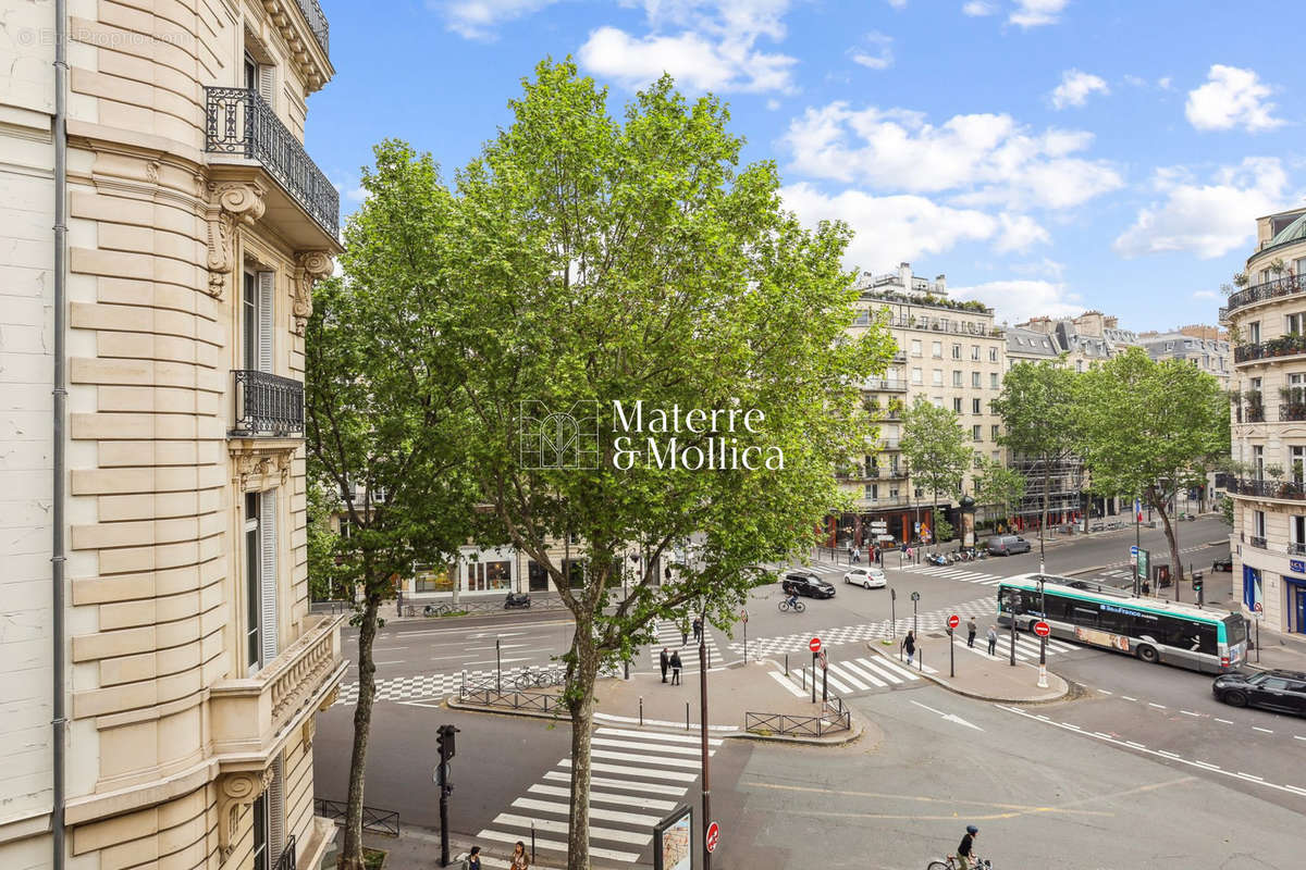 Appartement à PARIS-7E