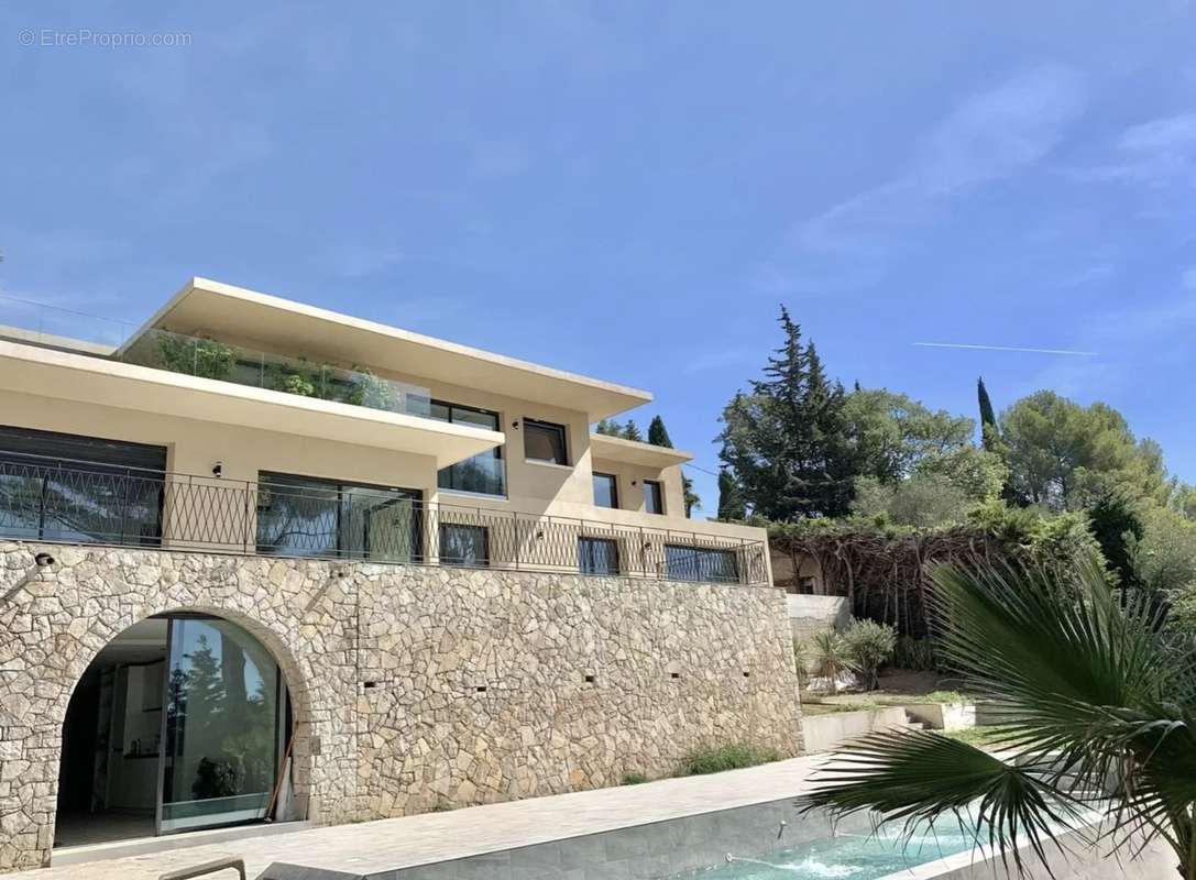 Maison à MOUGINS