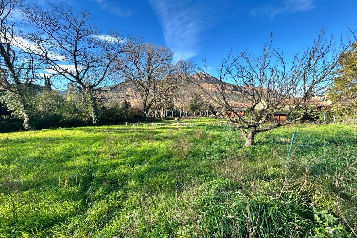 Terrain à ROQUEBRUNE-SUR-ARGENS