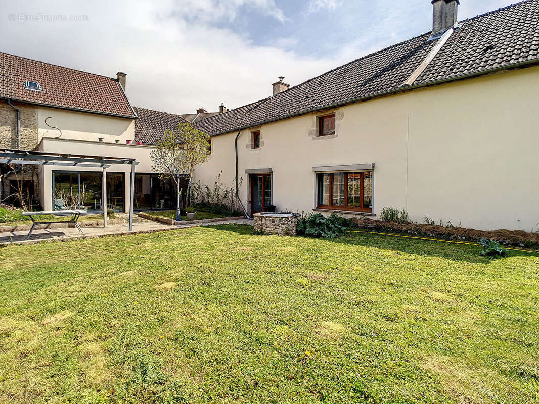 Maison à SAINT-SEINE-L&#039;ABBAYE