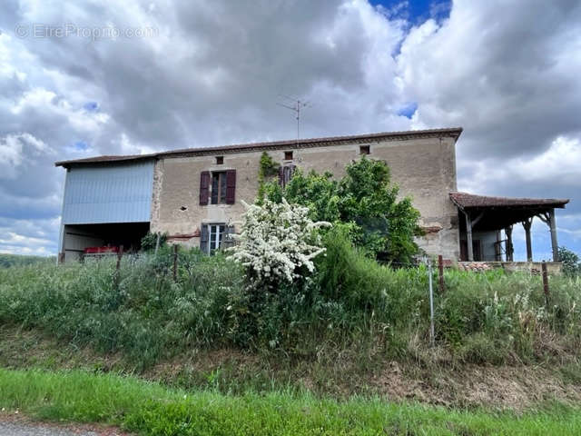 Maison à MONHEURT