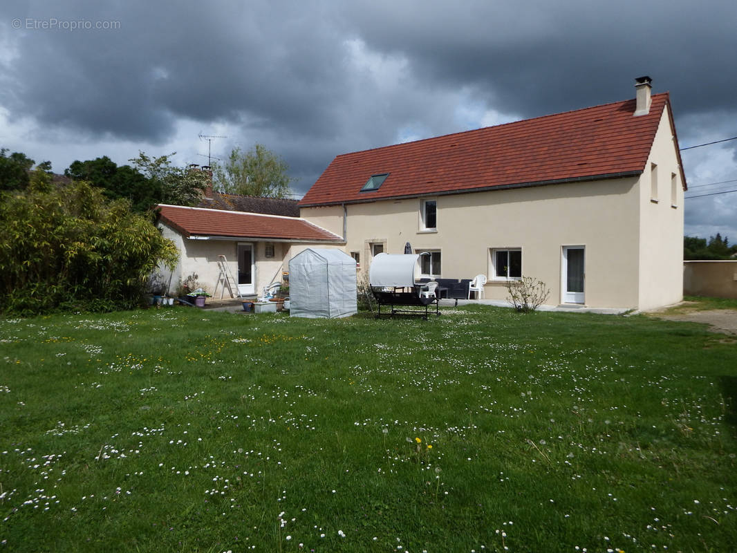 Maison à EGREVILLE