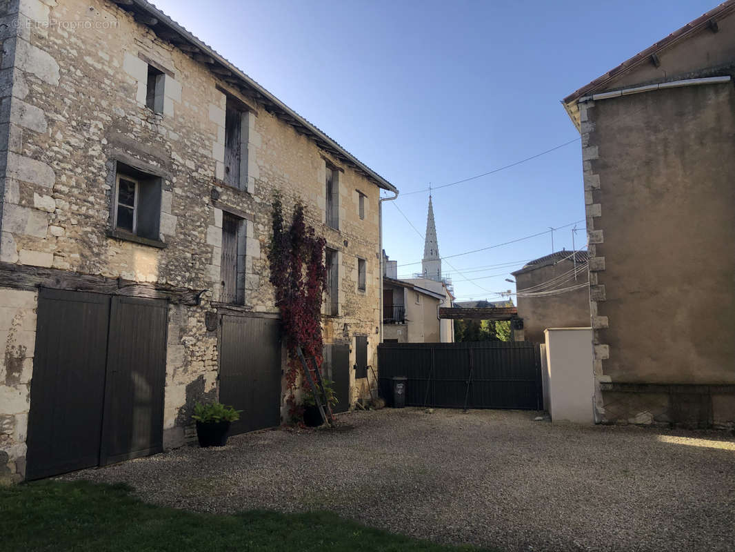 Maison à MIREBEAU