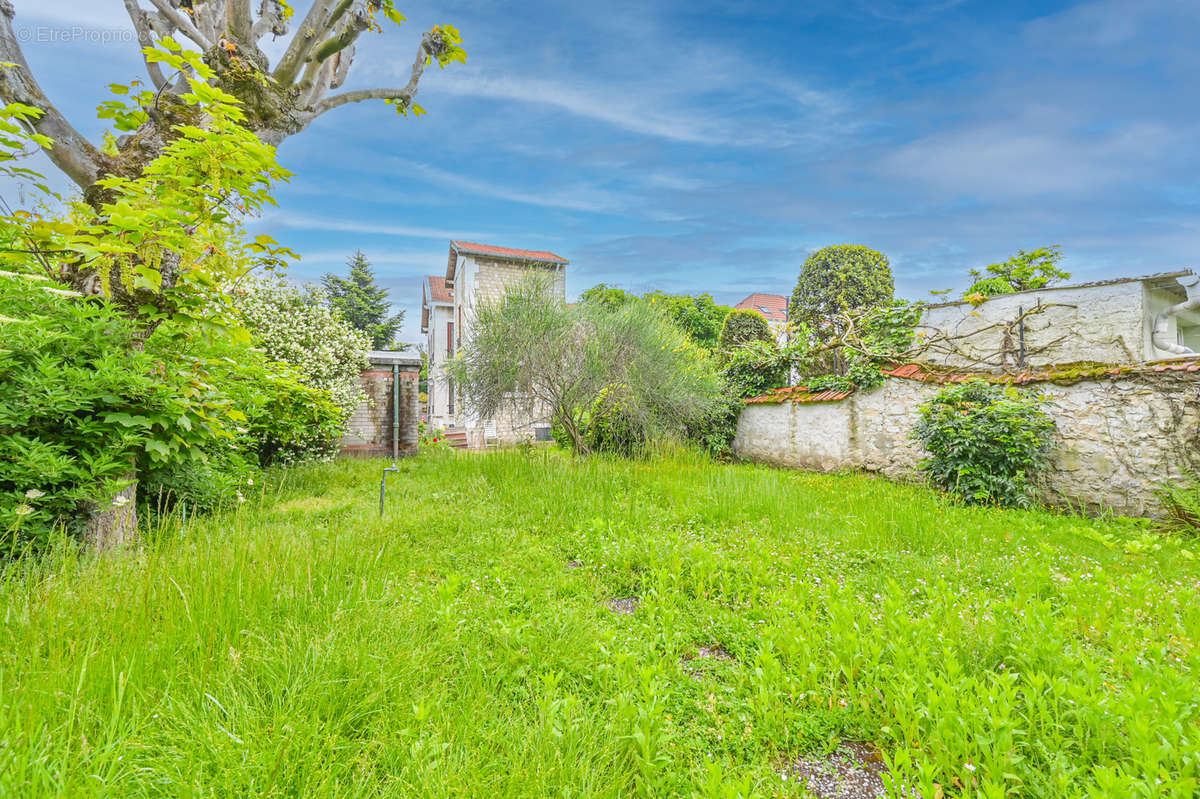 Maison à SAINT-MAUR-DES-FOSSES