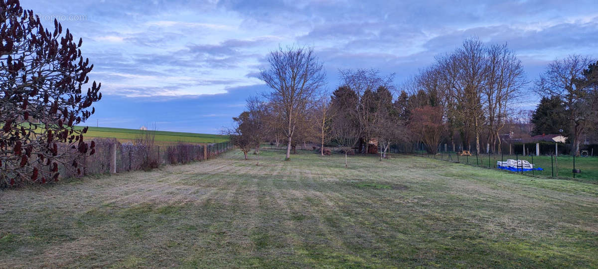 Terrain à PERCENEIGE