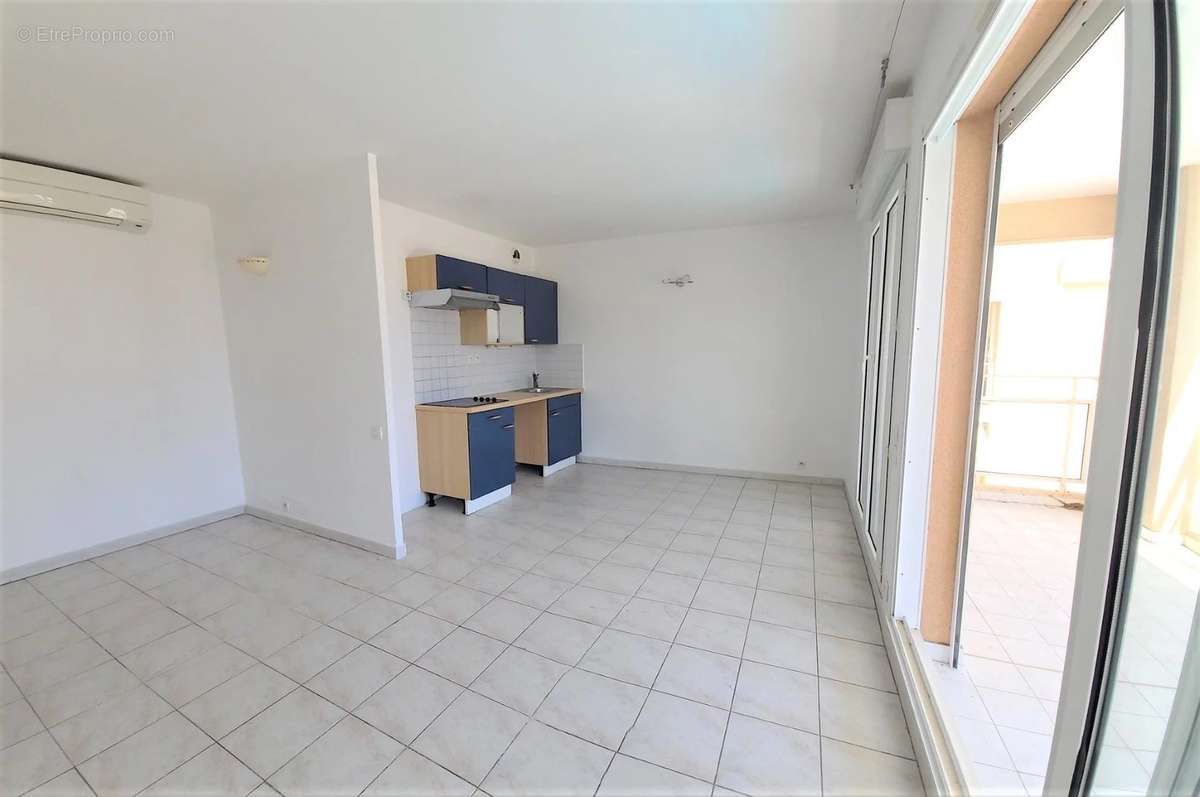 Appartement à VALLAURIS