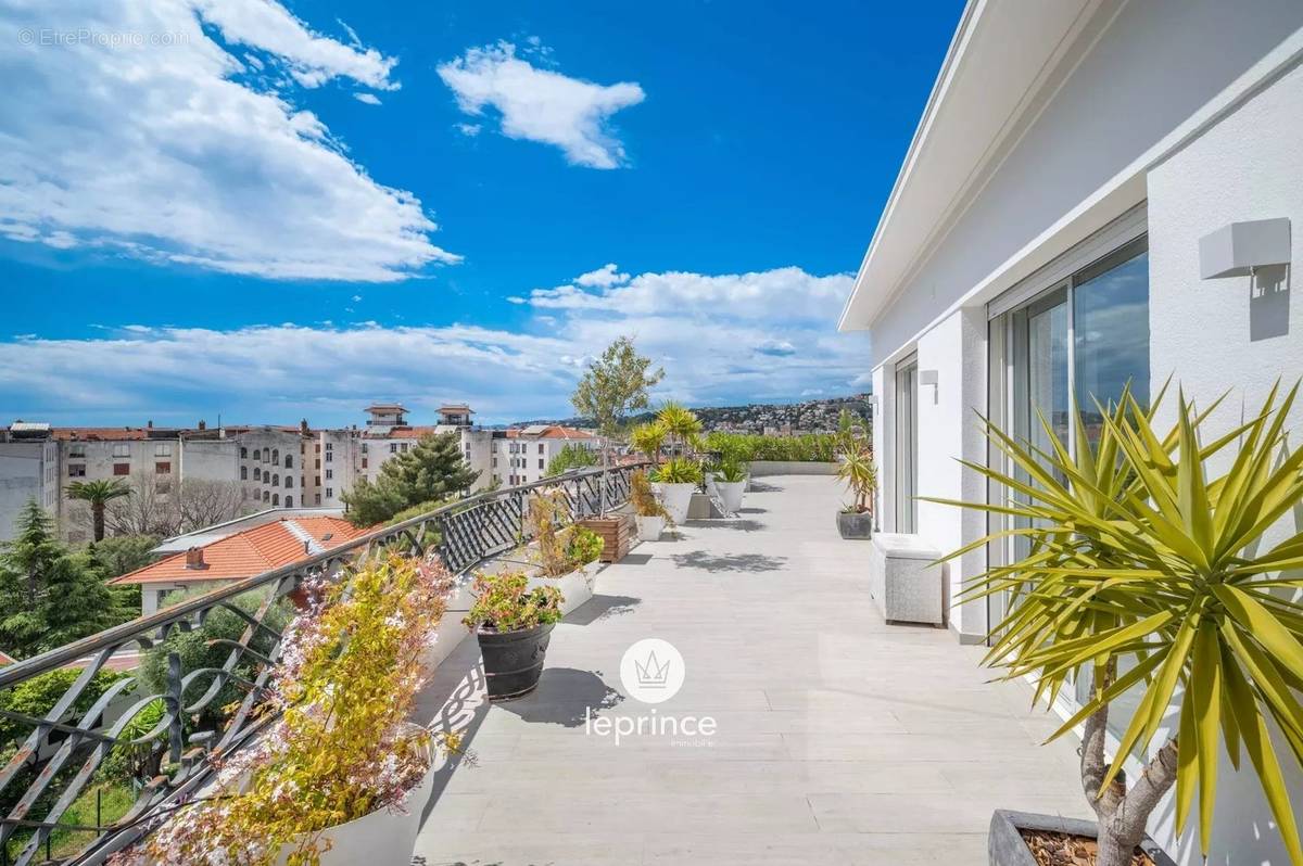 Appartement à NICE