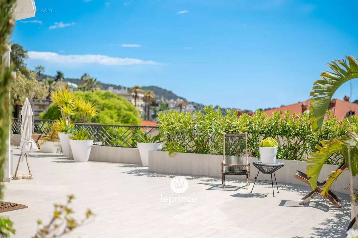 Appartement à NICE