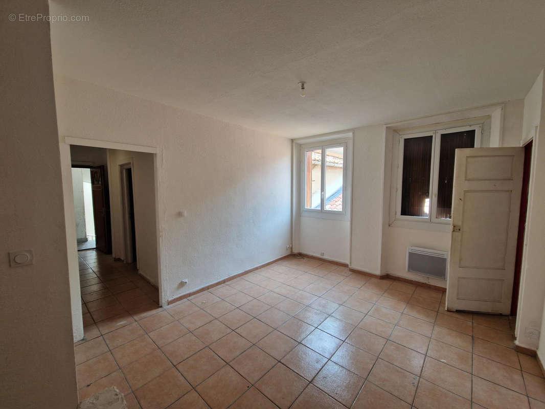 Appartement à LEZIGNAN-CORBIERES