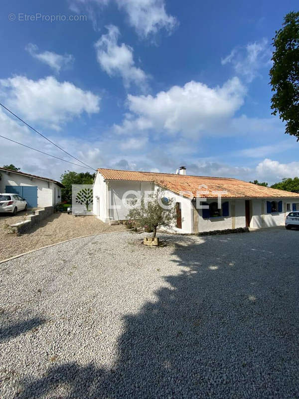 Maison à SAINT-ANDRE-DE-CUBZAC