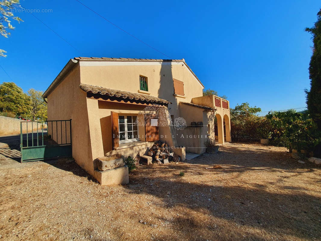 Maison à SAINT-SATURNIN-LES-APT