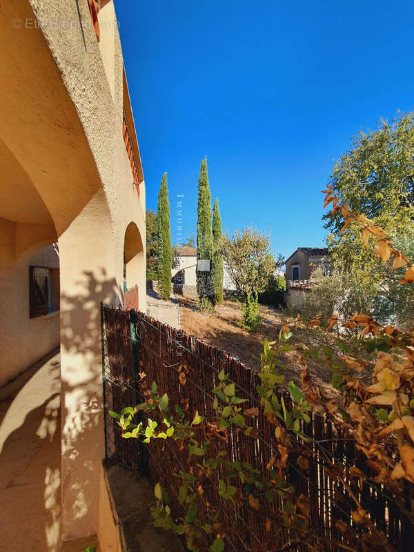 Maison à SAINT-SATURNIN-LES-APT