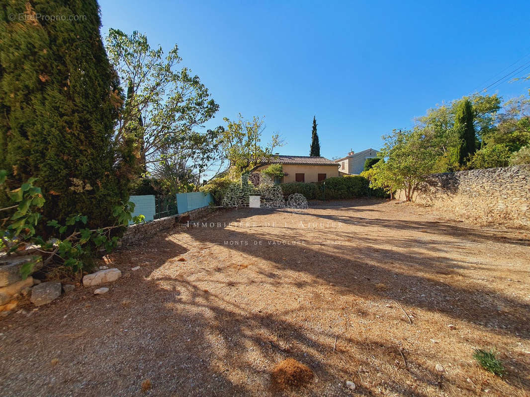 Maison à SAINT-SATURNIN-LES-APT