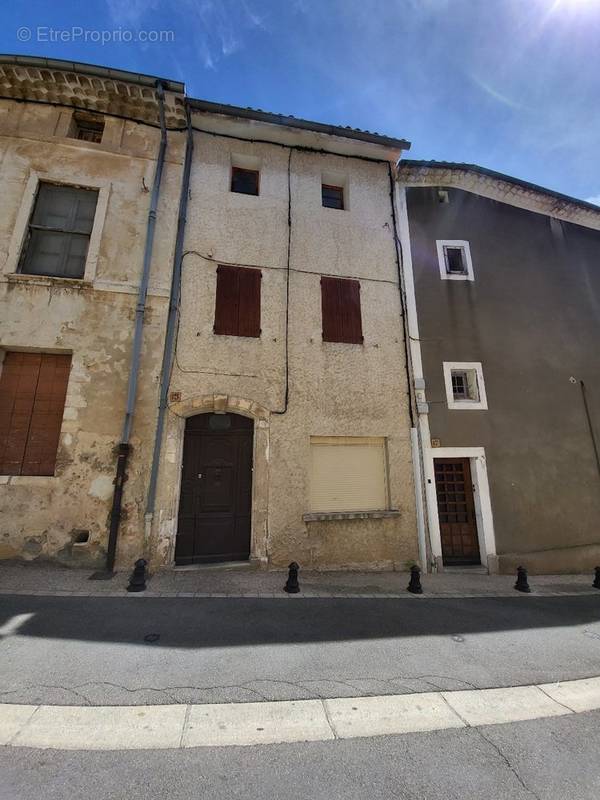 Maison à SAINT-SATURNIN-LES-APT