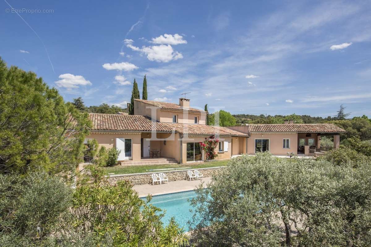 Maison à SAINT-SATURNIN-LES-APT