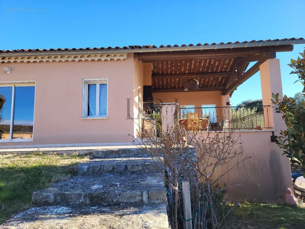 Maison à SAINT-SATURNIN-LES-APT