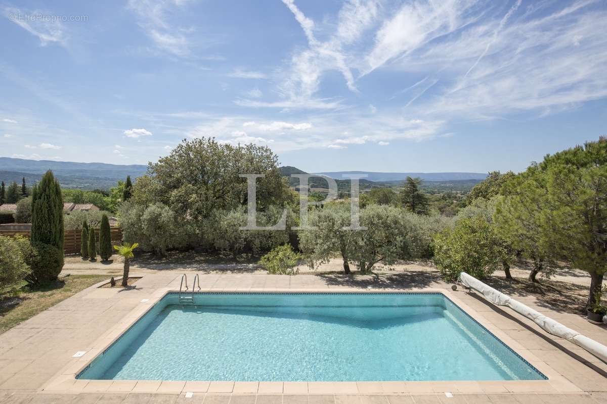 Maison à SAINT-SATURNIN-LES-APT