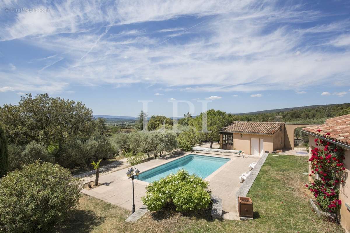 Maison à SAINT-SATURNIN-LES-APT