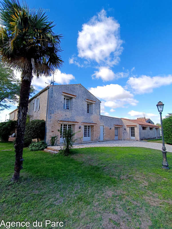 Maison à NIEULLE-SUR-SEUDRE