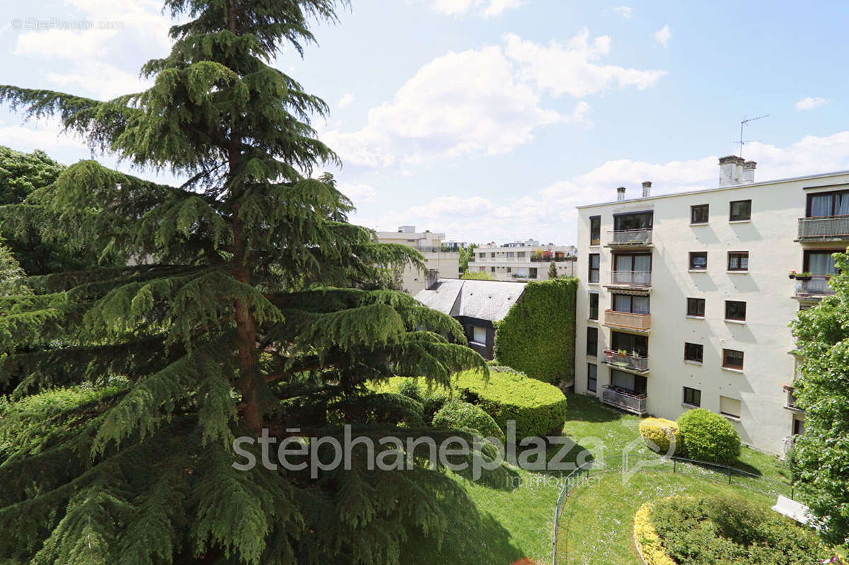 Appartement à L&#039;HAY-LES-ROSES