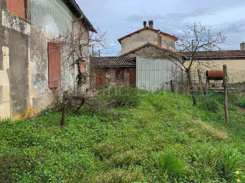 Maison à SAUZE-VAUSSAIS