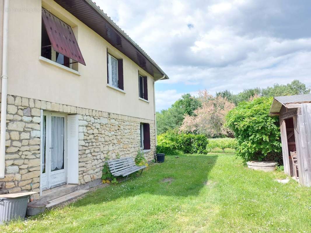 FACADE EST - Maison à SAINT-LOUBES