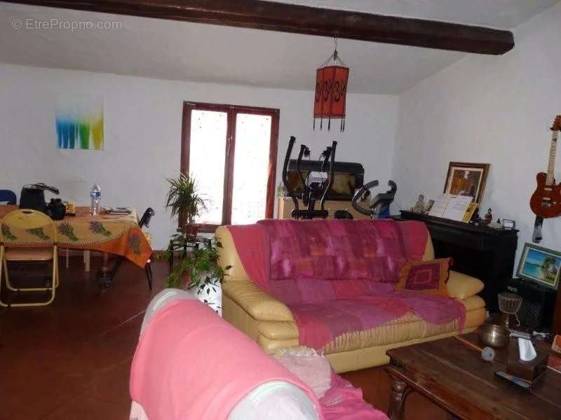 Appartement à SAINT-MAXIMIN-LA-SAINTE-BAUME