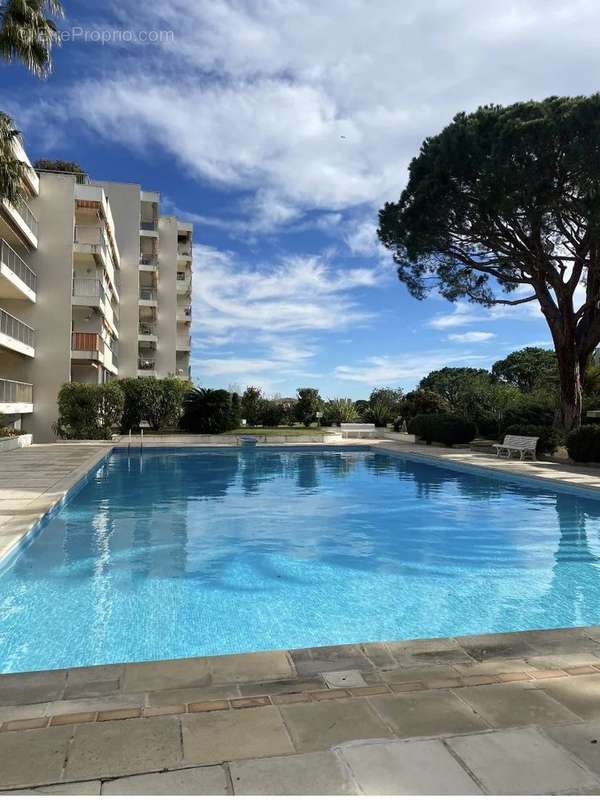 Appartement à VALLAURIS