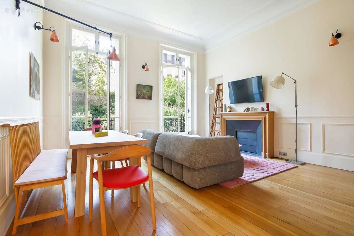 Appartement à PARIS-7E