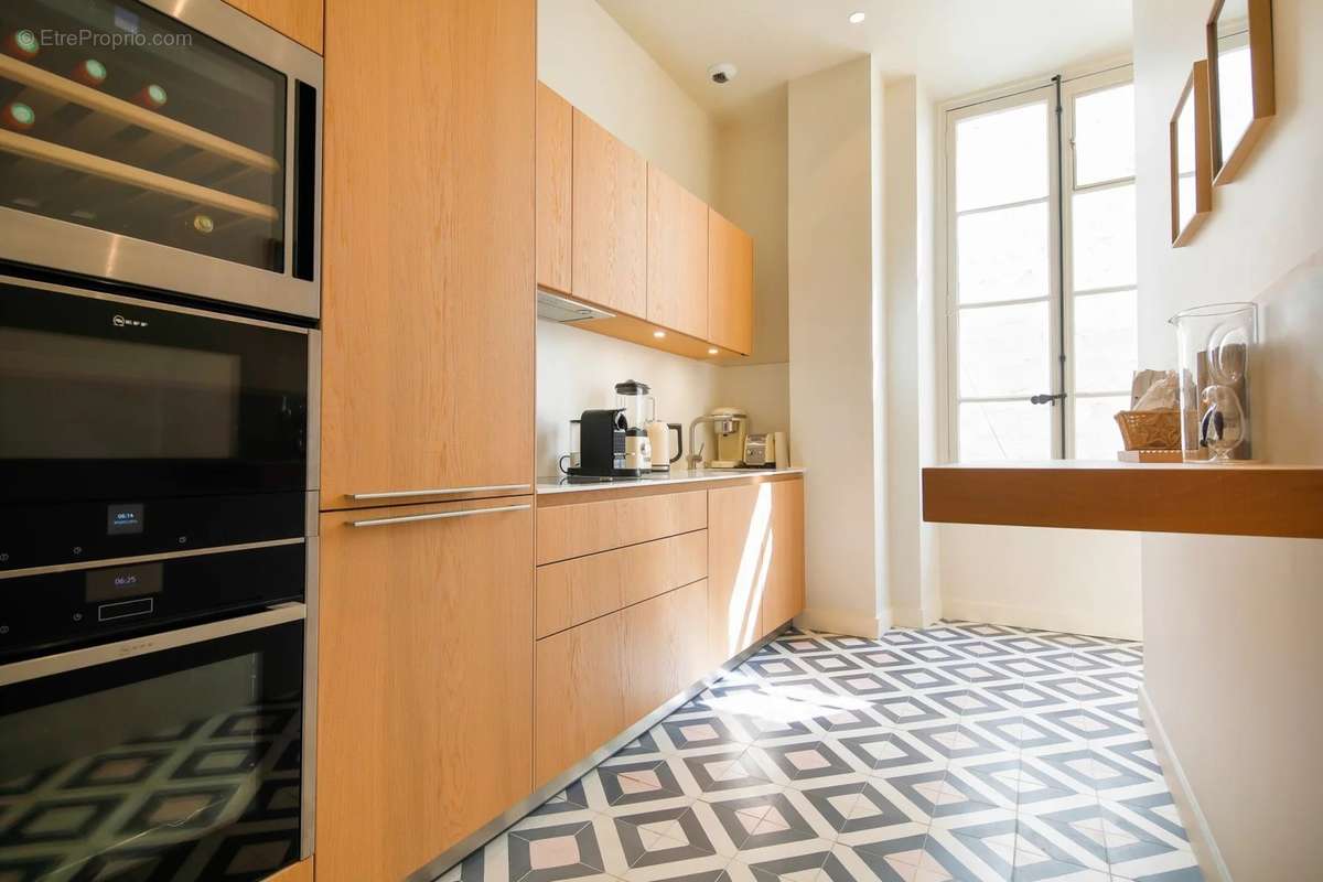 Appartement à PARIS-7E