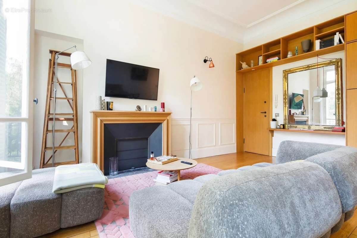 Appartement à PARIS-7E