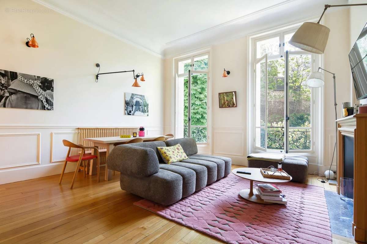 Appartement à PARIS-7E