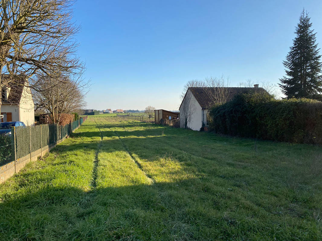 Terrain à SAINT-DYE-SUR-LOIRE