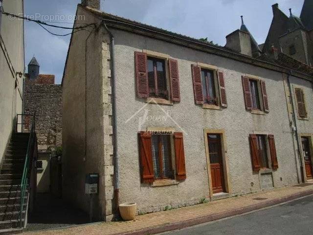 Maison à JALIGNY-SUR-BESBRE