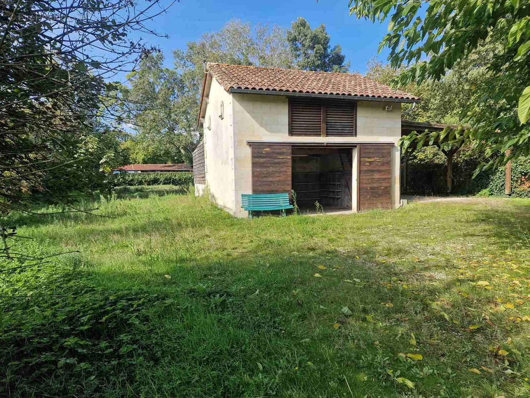 Maison à BAYON-SUR-GIRONDE