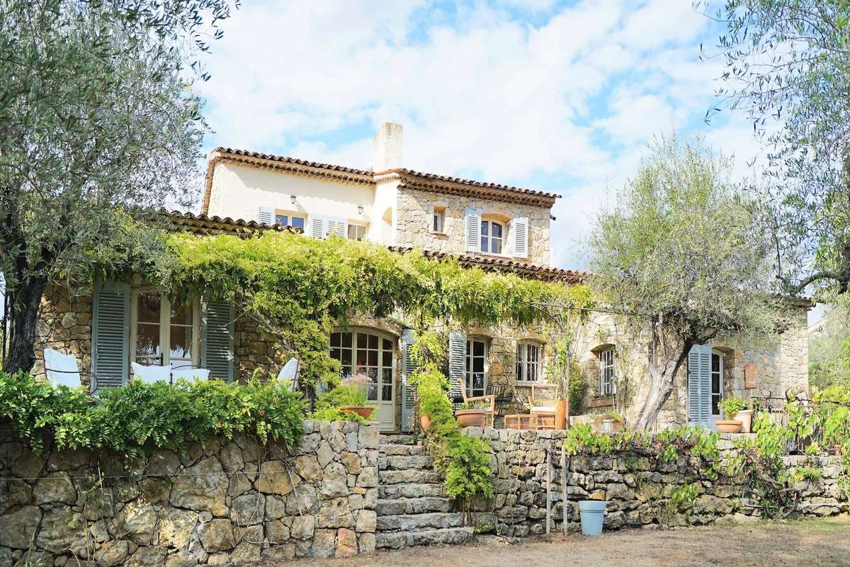 Maison à VALBONNE