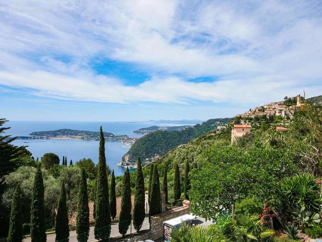 Maison à EZE