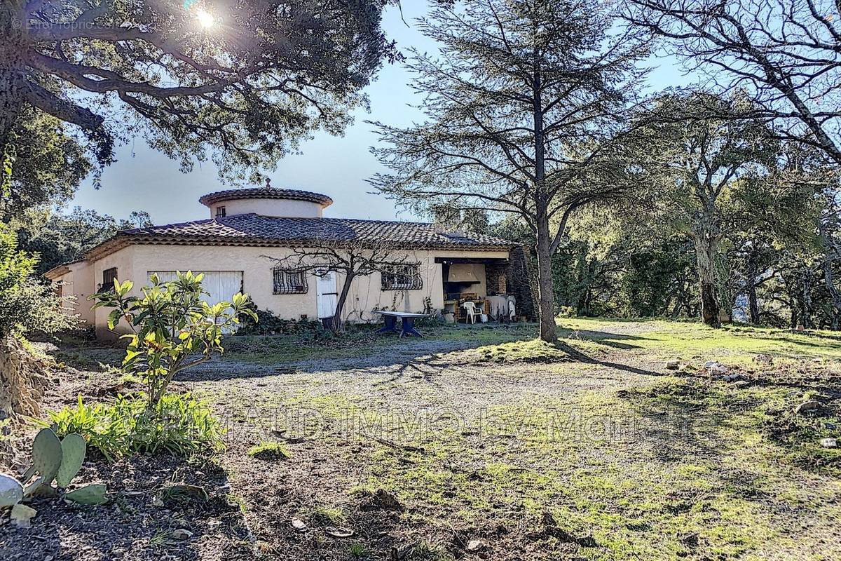 Maison à LA GARDE-FREINET