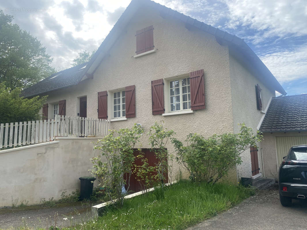 Maison à SAINT-BARBANT