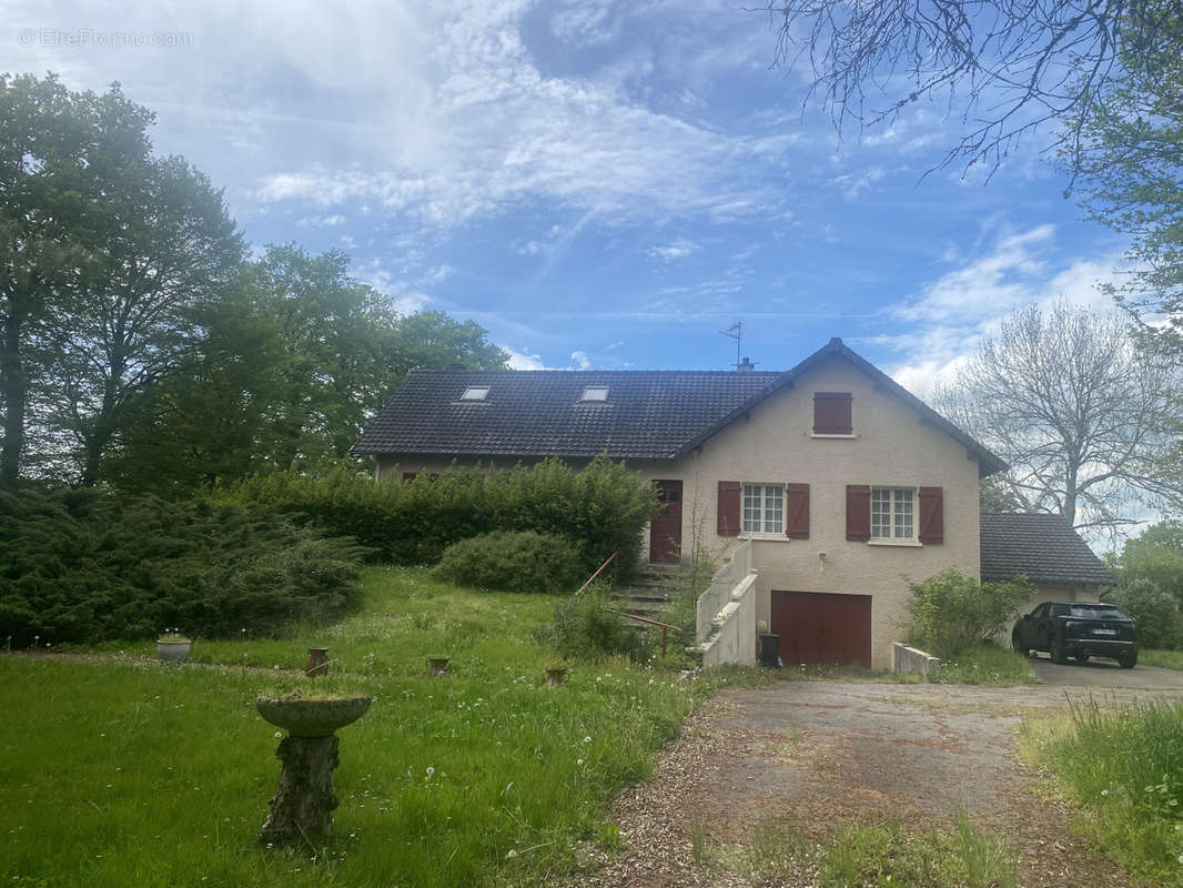 Maison à SAINT-BARBANT